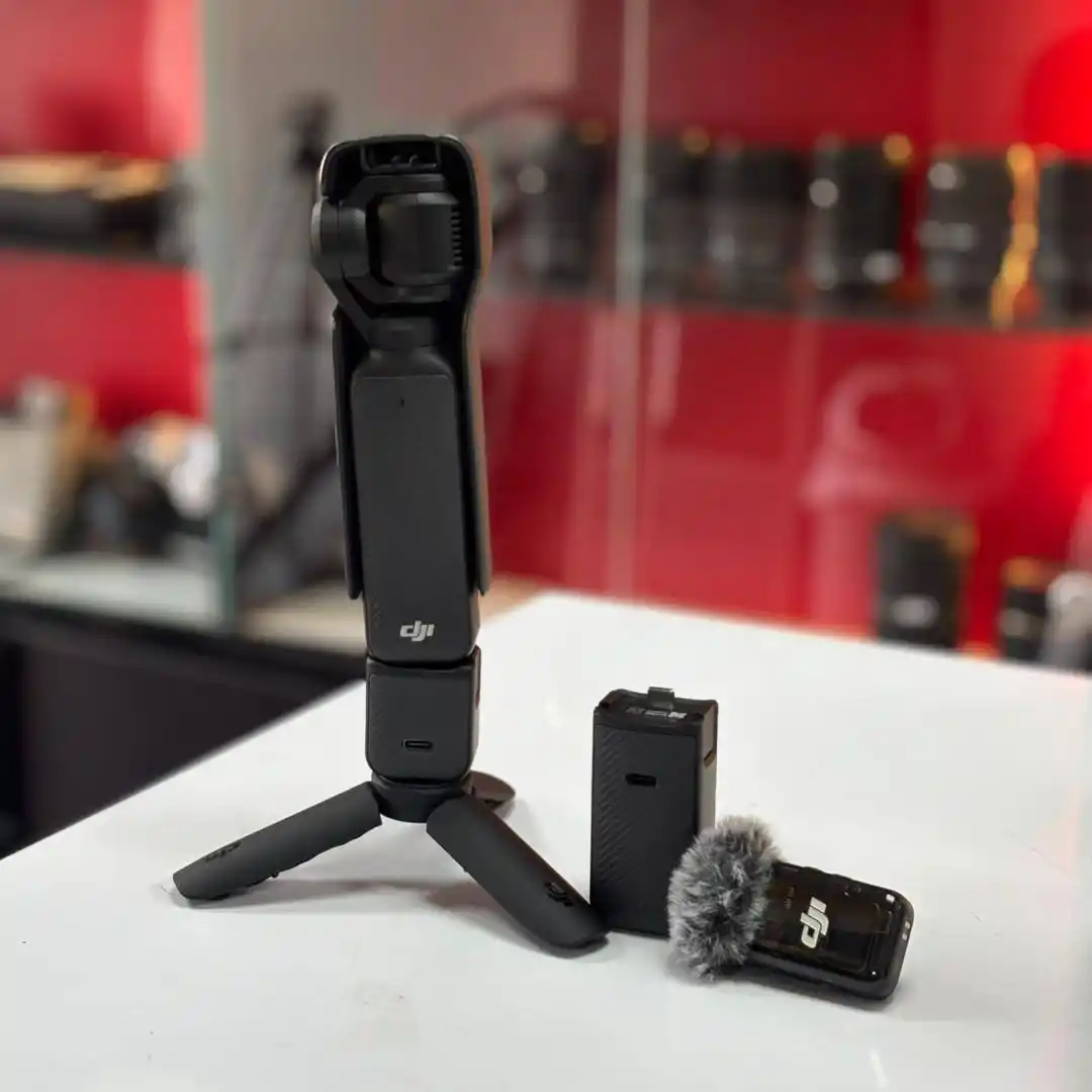 دوربین لرزشگیر DJI Osmo Pocket 3 Combo دست دو